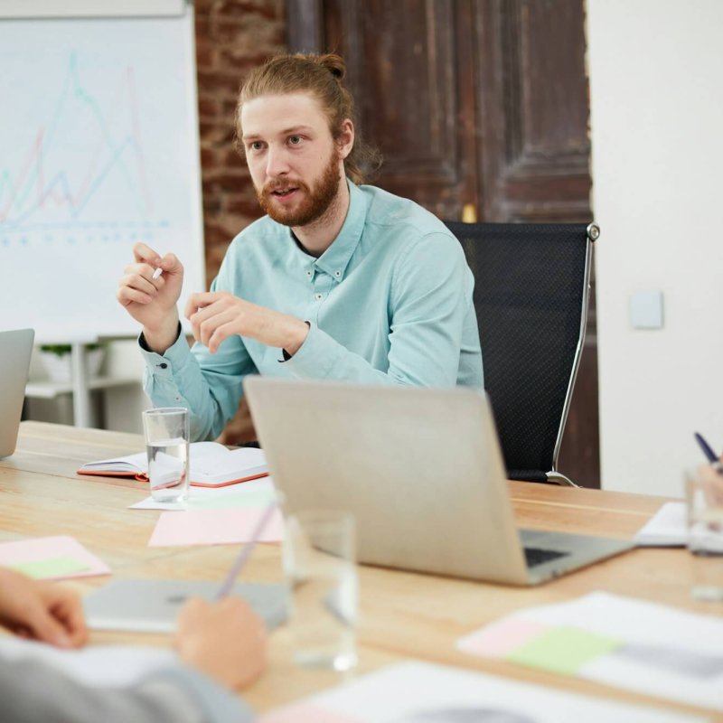 IT Consultant in Meeting